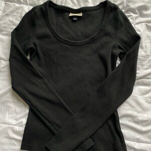 Universal Thread Black Long Sleeve Tee